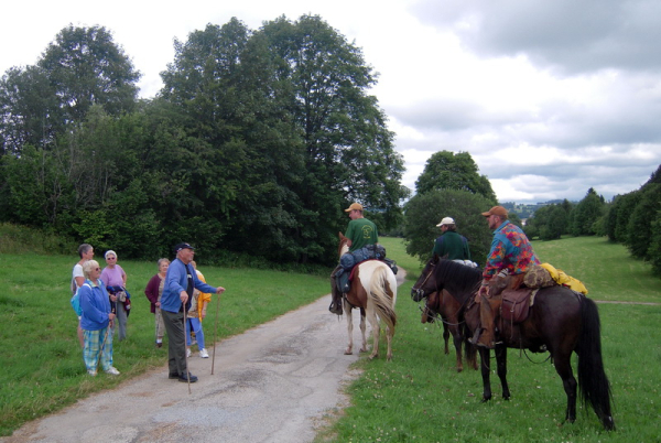 Les Fourgs Le Toit Du Haut Doubs Rencontre Avec Des Randonneurs