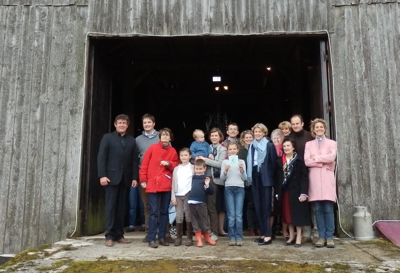 Remise de plaque photo de famille_mg