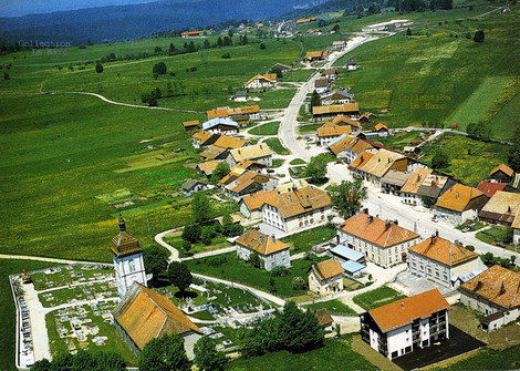 Les_fourgs_village_001