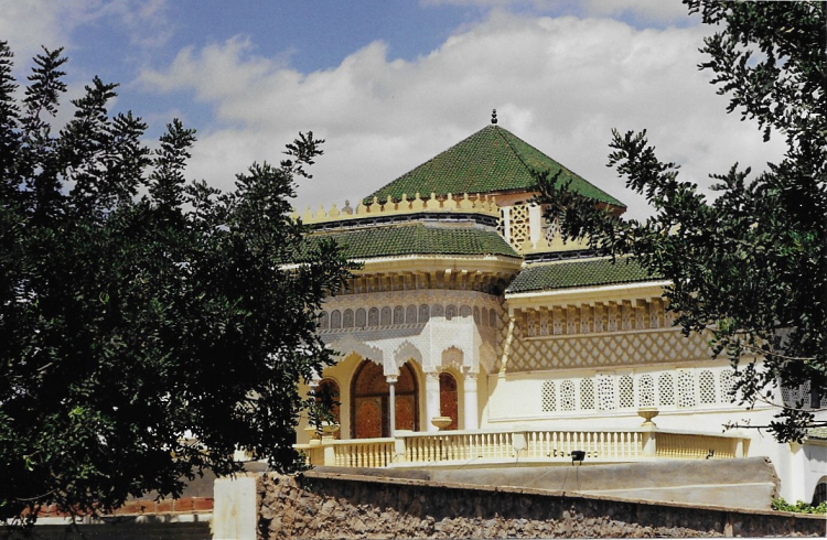 Maroc Oujda Sur la route Palais